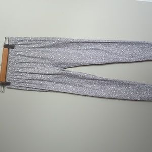 Sweetlegs leggings one size, white and gray, leaf pattern